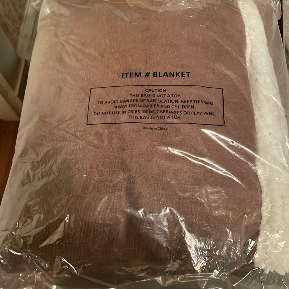 Super soft sherpa blanket